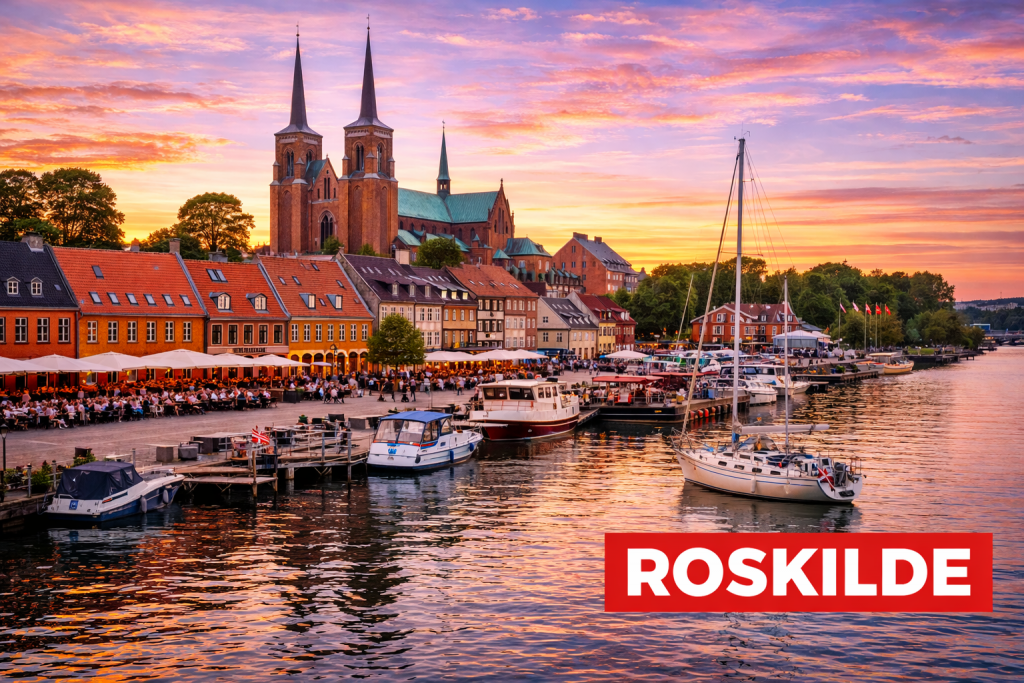 Roskilde mit Domkirche, Hafen und Blick über den Roskilde-Fjord.