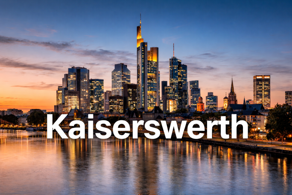 Moderne Skyline von Frankfurt am Main in der Abendstimmung mit Hochhäusern und Mainufer.