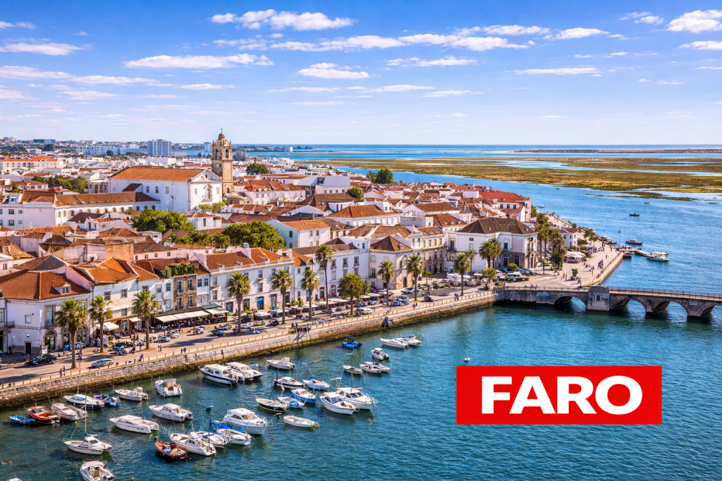 Faro mit historischer Altstadt, Hafen und Lagunenlandschaft der Algarve.