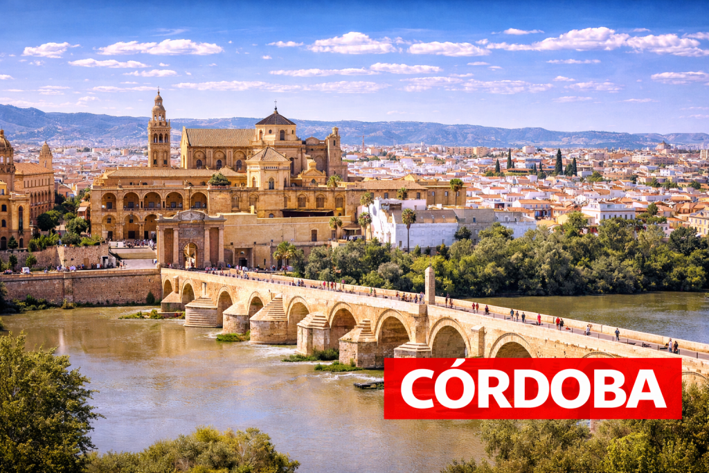 Córdoba mit Mezquita-Kathedrale, römischer Brücke und historischer Altstadt.